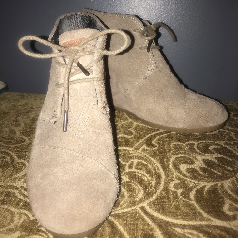 Toms wedges